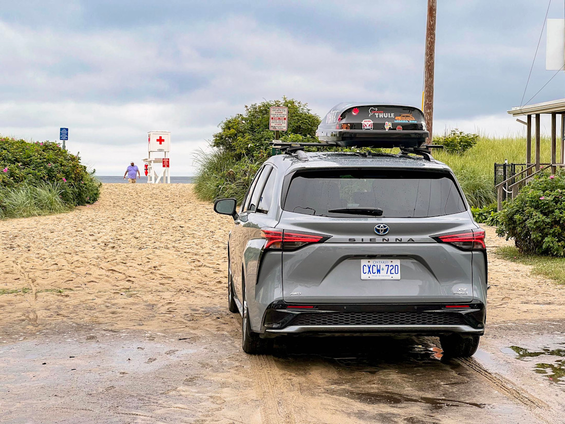 Editorial 2023 toyota sienna xse awd td 230908 09 msp