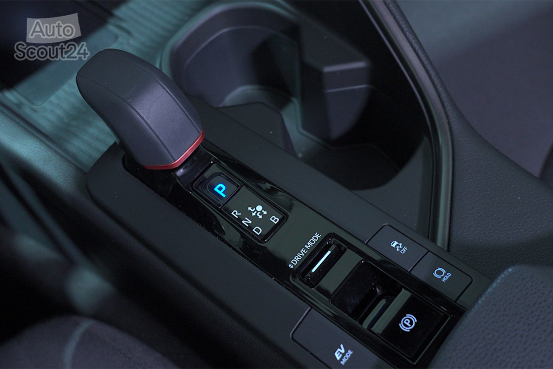 Toyota-C-HR-2024-interior (8).jpg