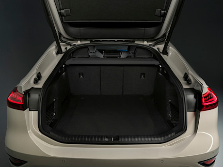 Editorial 2025 audi a6 e tron sportback audi preview 240717 pb 29