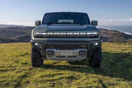 Editorial 2024 gmc hummer ev suv 240312 01 gmc
