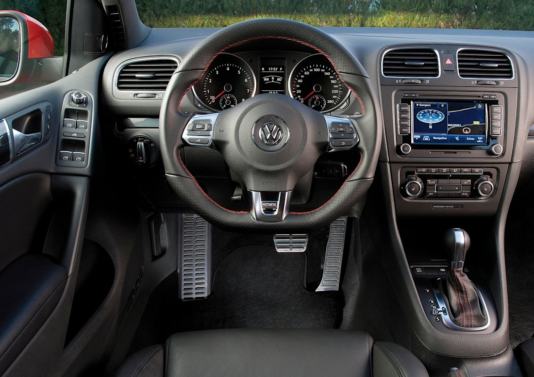 volkswagen-golf-6-gti-interior