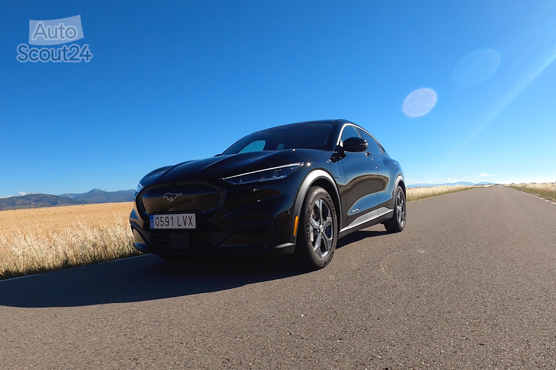 25_ford_mustang_mach_e_extended.png