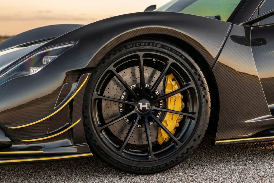 Hennessey-Venom_F5_Revolution_Roadster-2023-1024-0d.jpg