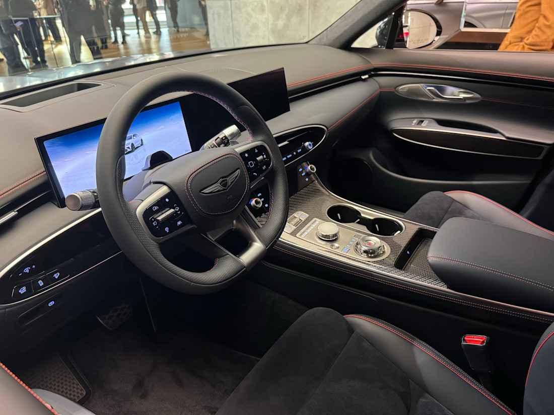 2027 Genesis GV70 Prestige Graphite 04.jpg