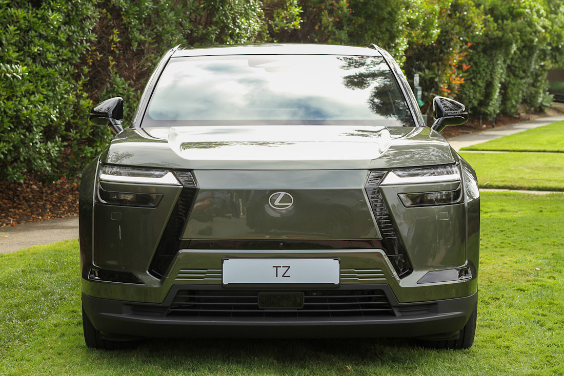 Preview 2027 Lexus TZ Arrives As A Flagship 3 Row EV AutoTrader ca preview-2027-lexus-tz-arrives-as-a-flagship-3-row-ev-autotrader-ca