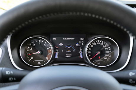 Editorial 2017 jeep compass north 4x4 14 jw