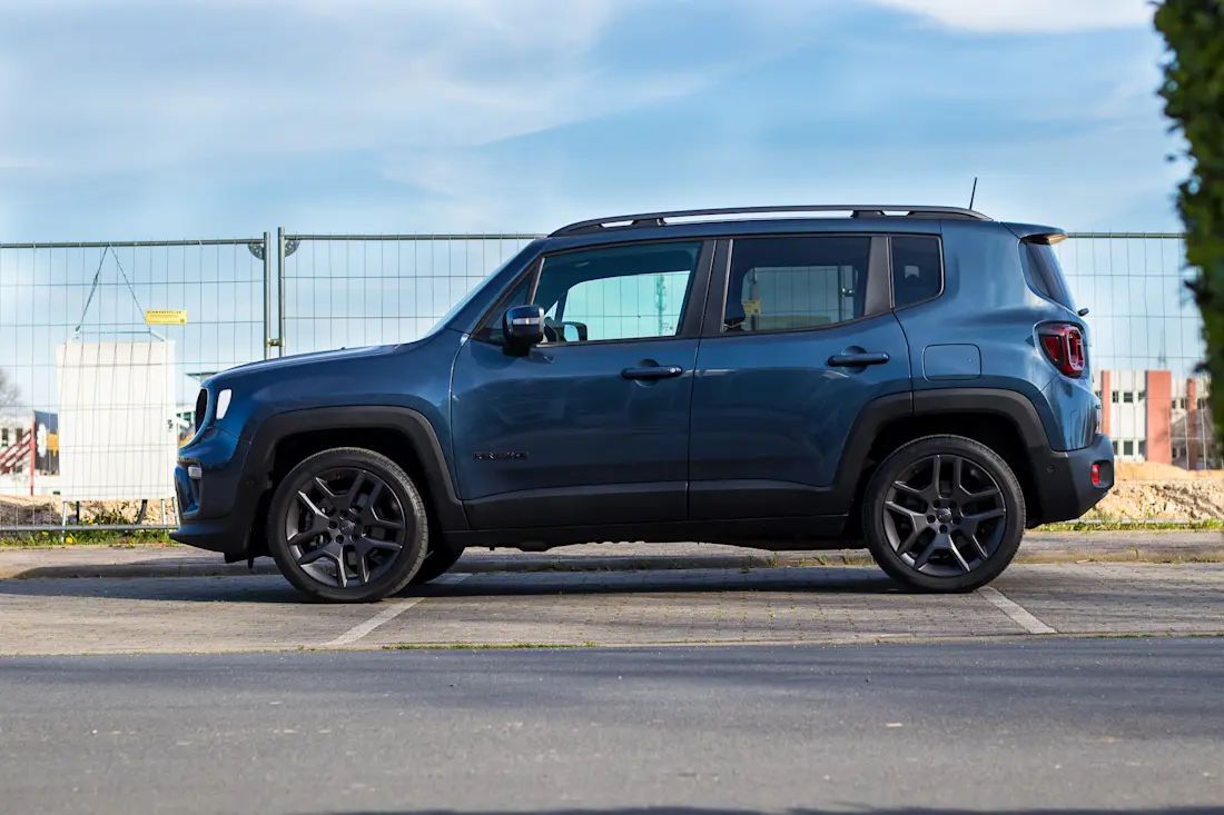 Jeep Renegade PHEV Side 1 Jeep Renegade PHEV Side 1
