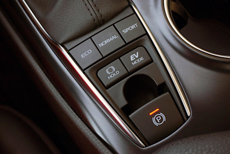 Editorial 2020 toyota camry hybrid xle 20 di