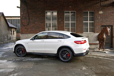Editorial 2018 mercedes amg glc 63 s coupe 05 lw