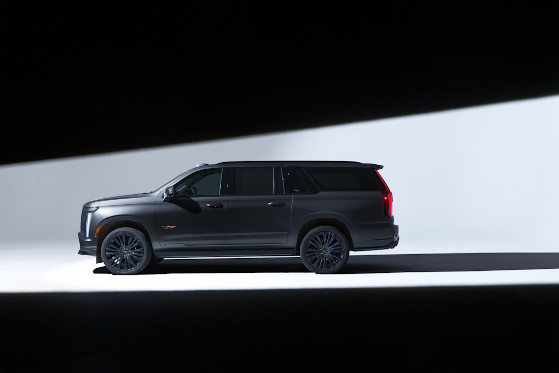 MY27_Cadillac_Escalade_V_Collector_AP1_2857.jpg