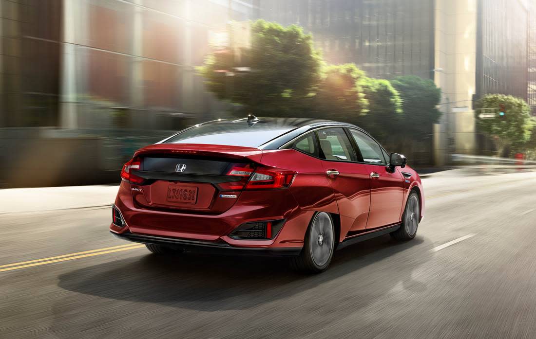 3mxzQb17EgS2ua5dmvt5CD-c0aaa2cf21a006dcdde6d69fd33ab912-honda-clarity-back-1100