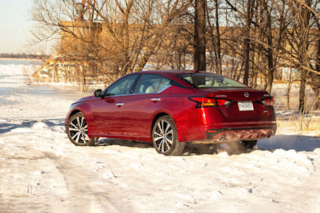 Nissan Altima 2020 contre Subaru Legacy 2020 : match comparatif Body Image