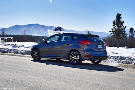 Editorial 2015 ford focus se hatchback jp 04