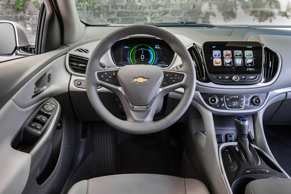 2016-Chevrolet-Volt-033.jpg