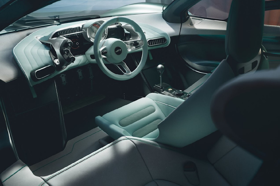 Gordon_Murray-S1-2028-interior (1).jpg