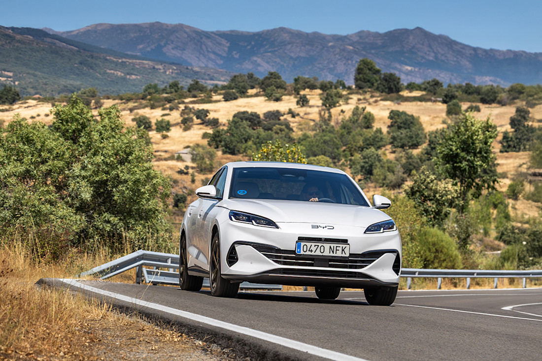 SEAL 6 DM-i_Dinámico (18)_1200X800.jpg