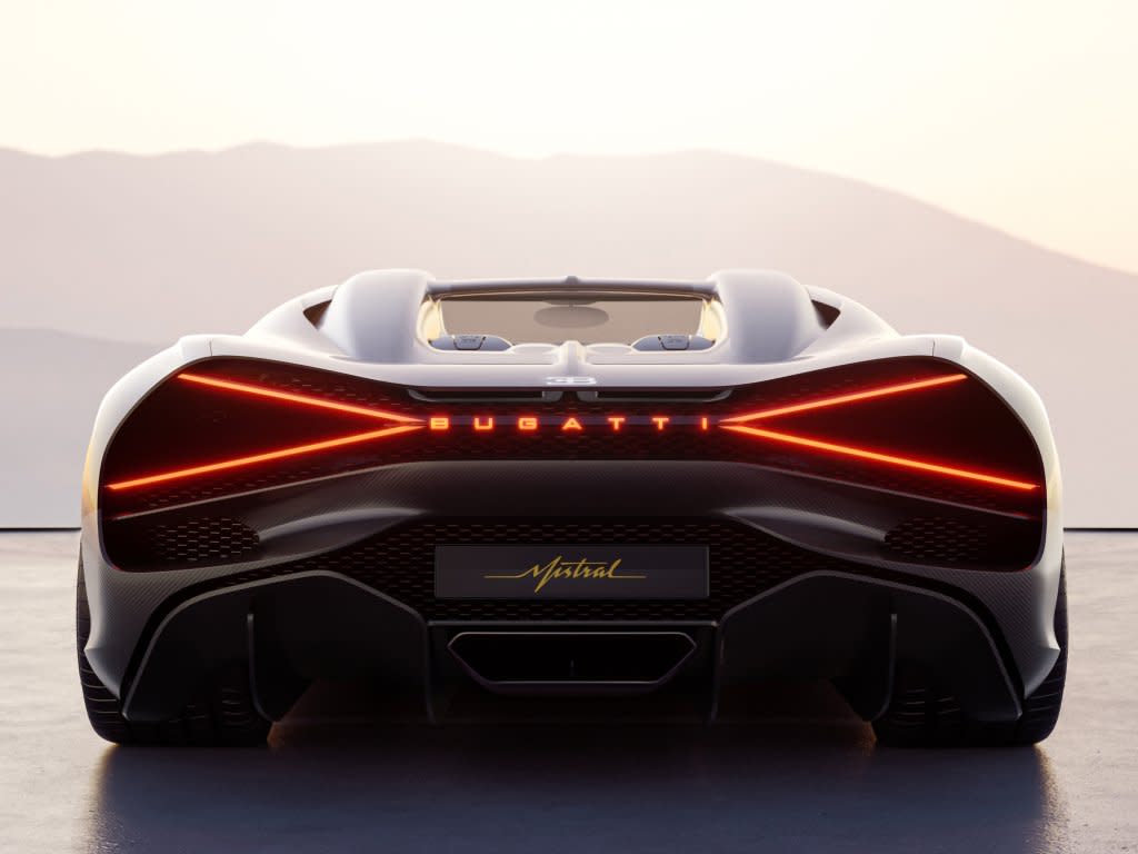 bugatti-w16-mistral-2022-7.jpg