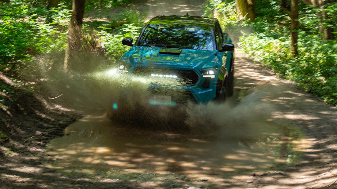 2026 Ford Ranger Raptor v Toyota Tacoma TRD Pro - Comp - KP - 261009 - 53.jpg