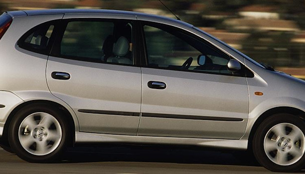 Nissan Almera Tino