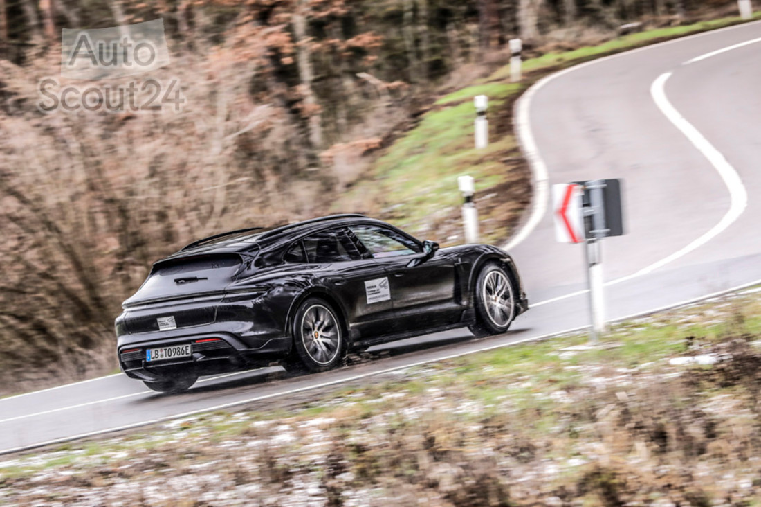 porsche-cross-turismo-pruebas (1).jpg