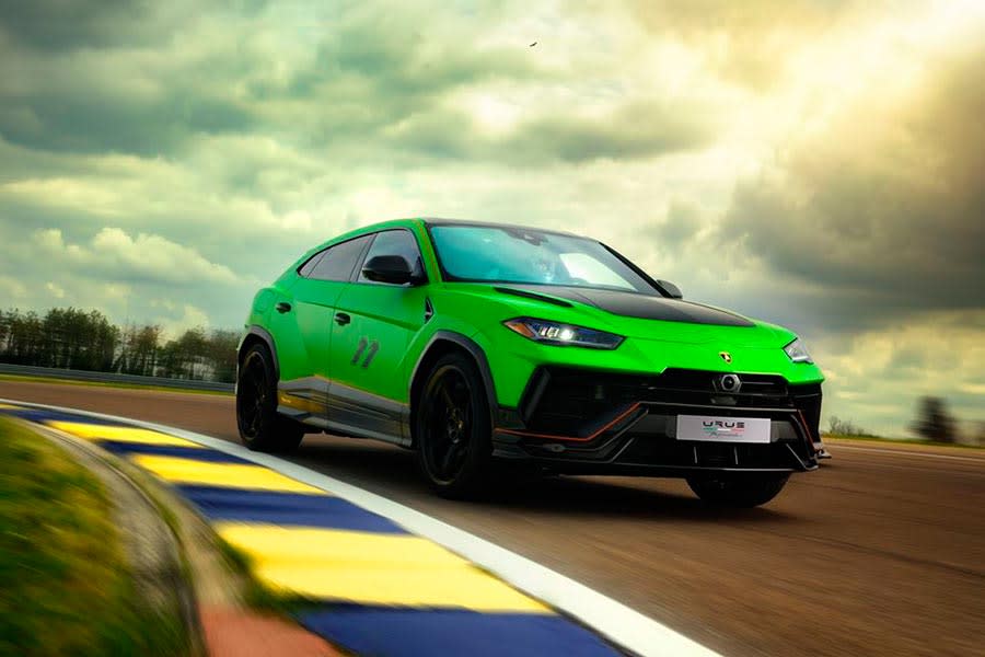 Lamborghini-Urus-Performante Essenza-SCV12-Limited-Edition-autoscout24 (26).jpg