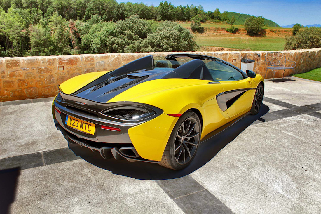 Editorial 2018 mclaren 570s spider 02 pb