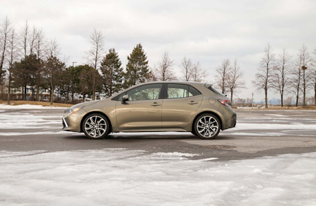 Editorial 2019 toyota corolla hatchback xse 03 jw