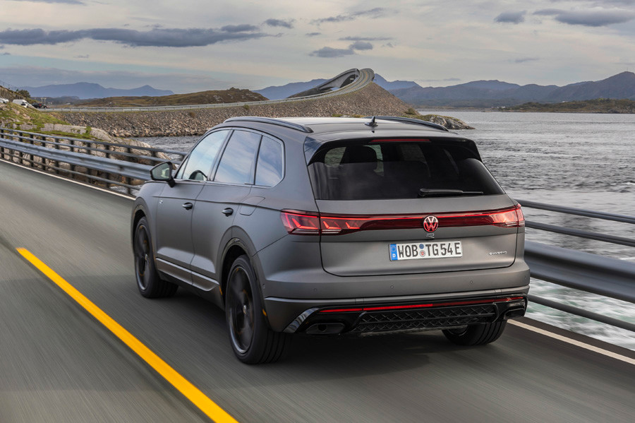 volkswagen touareg R eHybrid 2024 (7).jpg