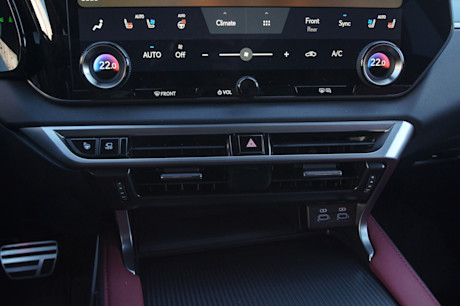 Editorial 2024 lexus rx td jv 24