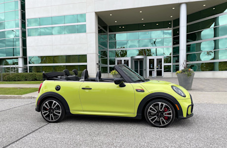 Editorial 2022 mini jcw convertible 07 ct