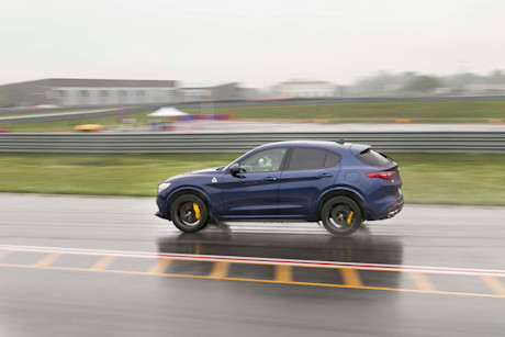 Editorial 2019 alfa romeo stelvio quadrifoglio 04 jw