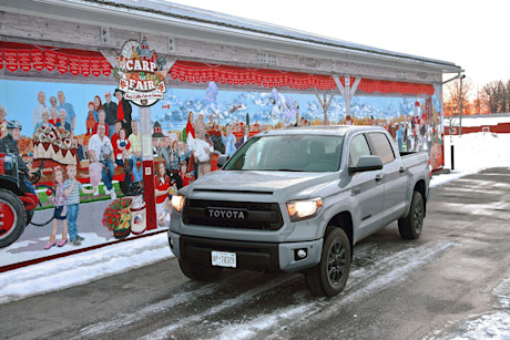 Editorial 2017 toyota tundra trd pro 02 jbe