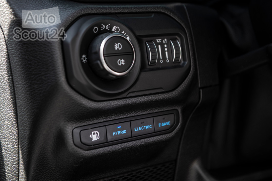 jeep-wrangler-4xe (1).jpg