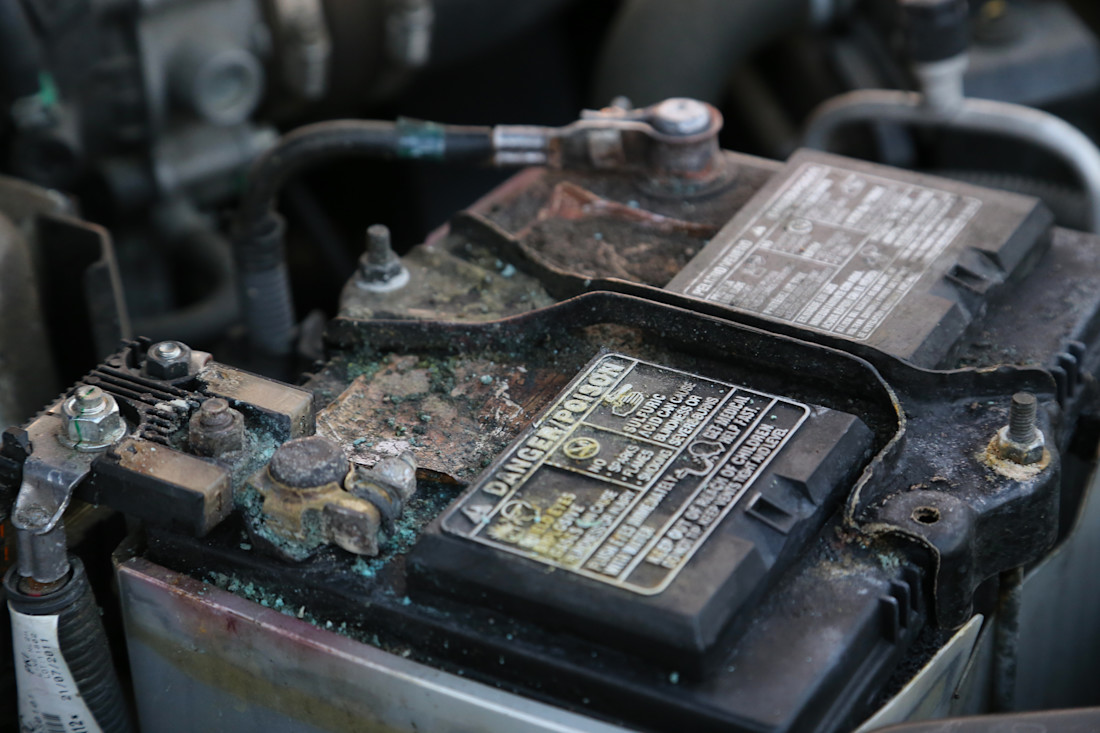 Recharger la batterie d'une voiture
