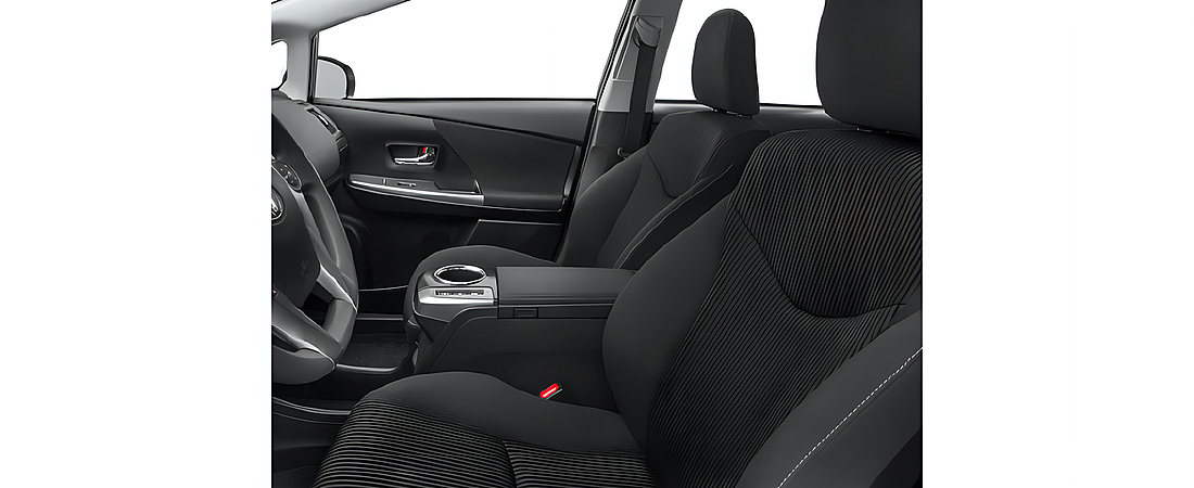 Toyota Prius v 2015 8