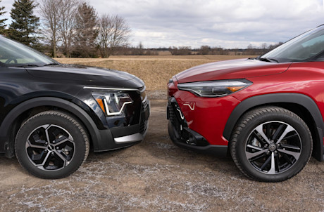 Editorial 2024 kia niro vs 2024 toyota corolla cross hybrid 240408 08 jw