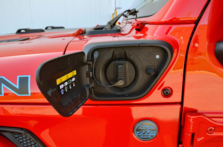 Jeep Wrangler Rubicon 4xe 2021 : essai routier Body Image