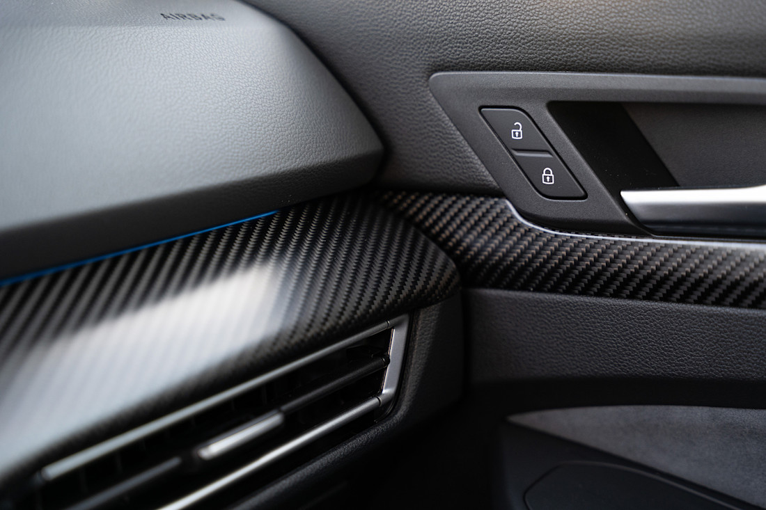 2026 Subaru Uncharted vs Volkswagen Golf R - NF - JW - 260807 - 13.jpg