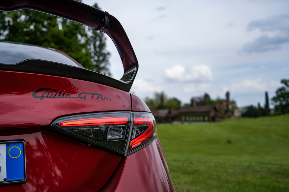 Giulia GTA: la leggenda scende in strada