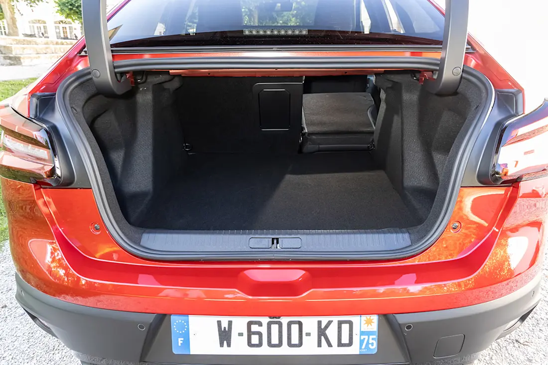 Citroën Ë-C4 X (2023) boot Citroën Ë-C4 X (2023) boot