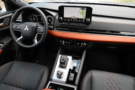 Editorial 2024 mitsubishi outlander phev gt premium 36