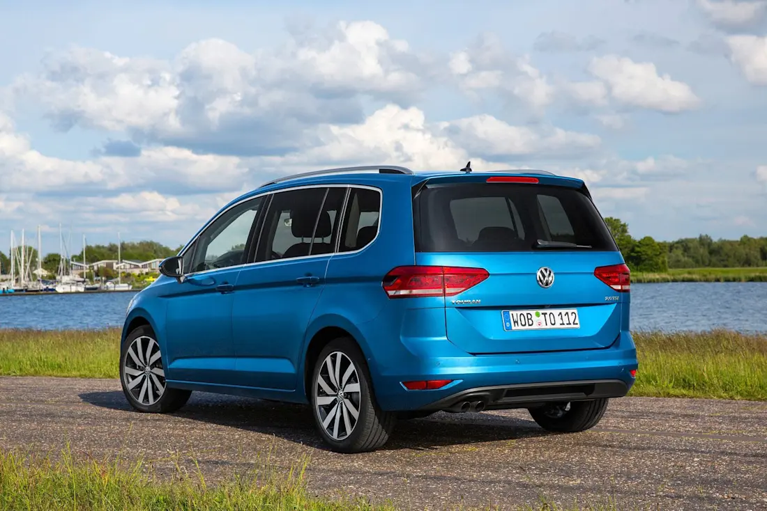 Der VW Touran punktet mit seinem flexiblen Innenraum als optimaler Hunde-Van.  Der VW Touran punktet mit seinem flexiblen Innenraum als optimaler Hunde-Van.