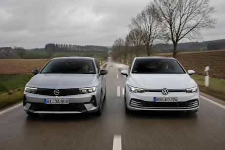golf8vsopelastra