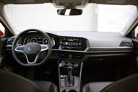 Volkswagen Jetta Highline 2022 : essai routier Body Image