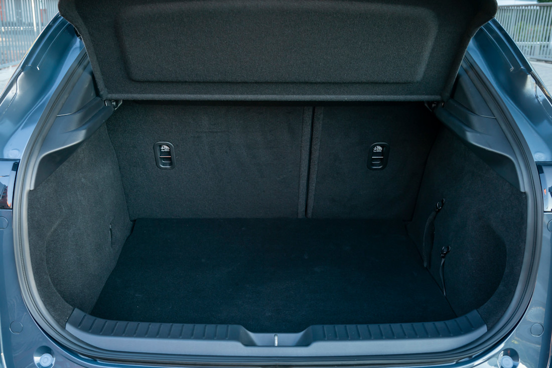 Mazda CX-30_Interior_Polymetal grey_5.jpg