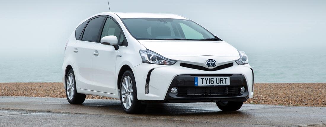 toyota-prius-plus-l-01