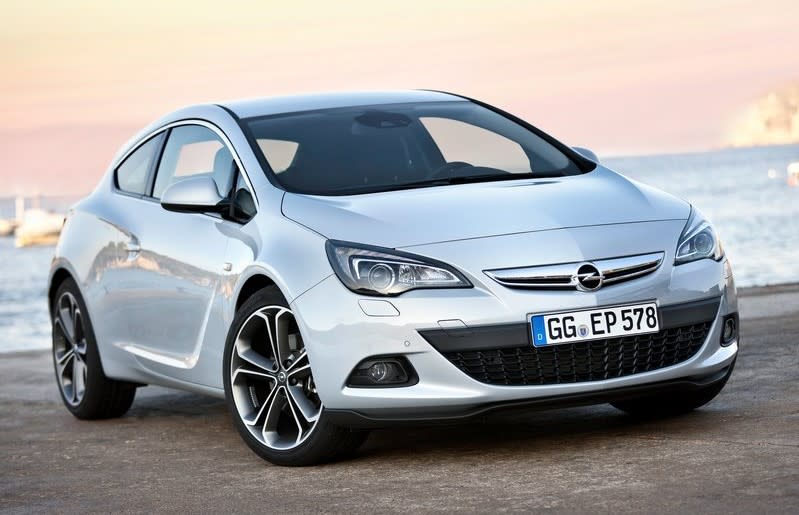 opel-astra-gtc-front