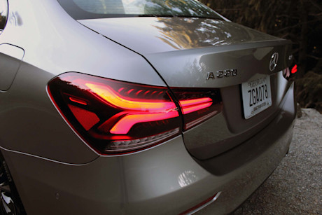 Editorial 2019 mercedes benz a 220 12 pb
