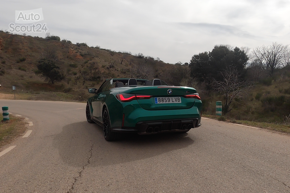 18_BMW_M4_cabrio_movimiento_culo_curva.png