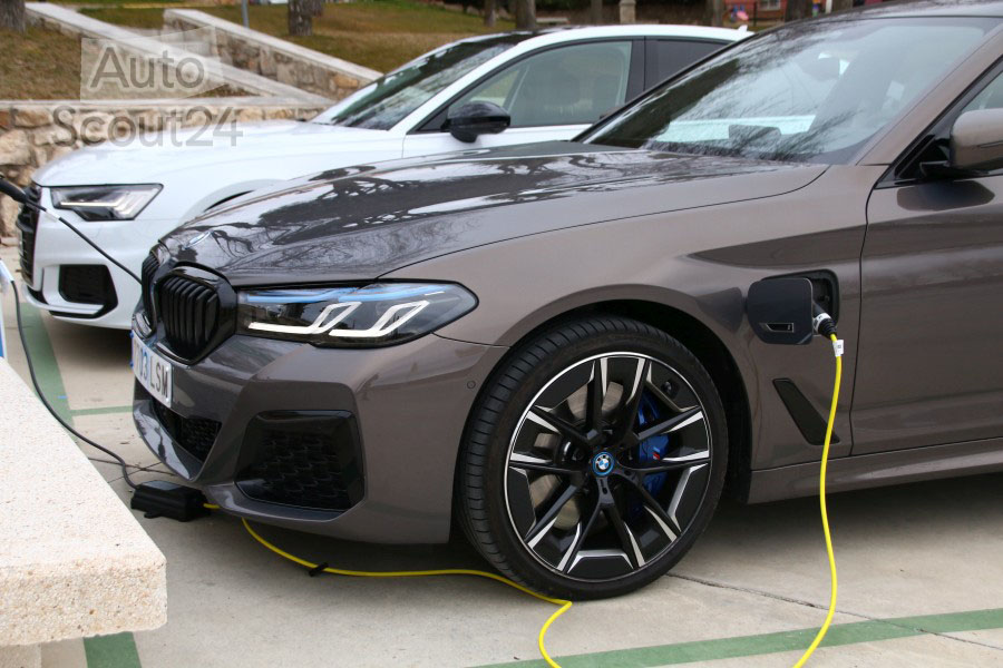 audi-a6-tfsie-vs-bmw-545e-05.jpg